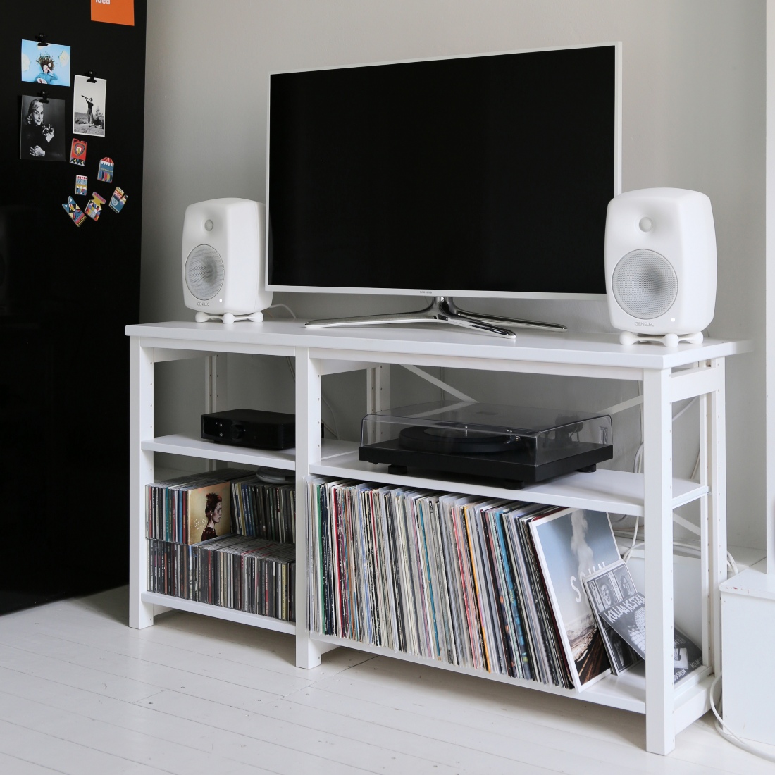 Mari x Classic tv-taso/LP-levyhylly